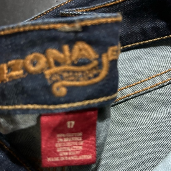 Arizona Shorts - Picture 3 of 3